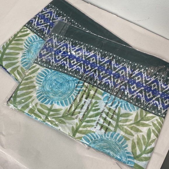 Vince camuto Rhythmic Floral Satin Square Scarf - Picture 3 of 5